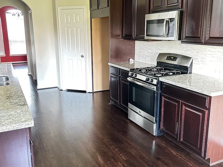 18955 Barrington Grove Trce — Photo 14