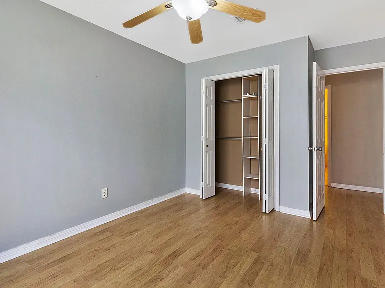 9 Forest Breeze Ct — Photo 18