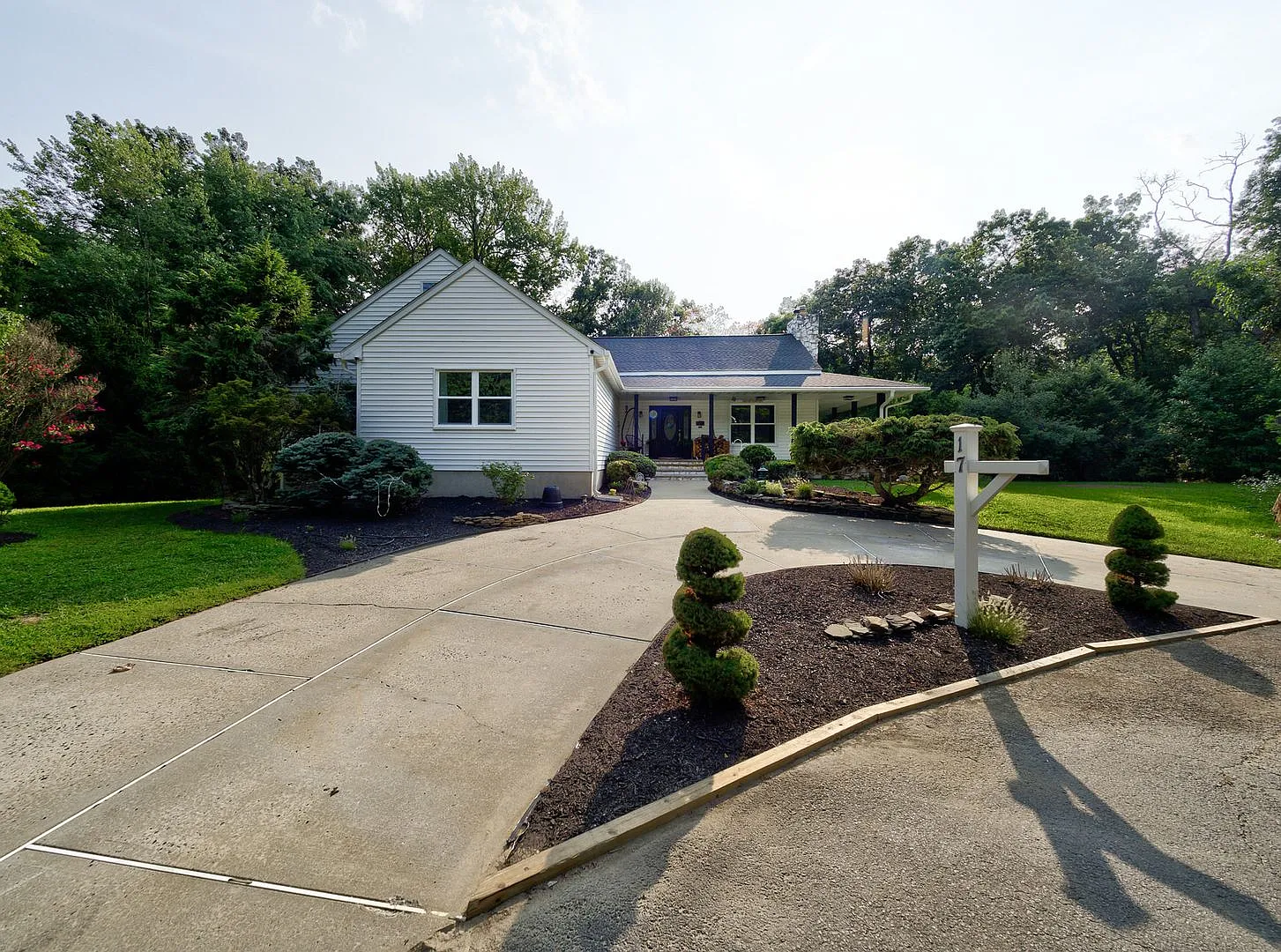 17 Bauers Ln — Photo 2