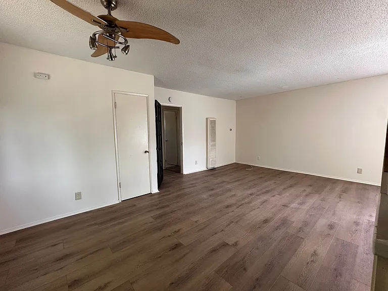 1020 W Angeleno Ave #7 — Photo 5