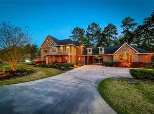 1214 Commons Waterway Dr, Huffman, TX 77336