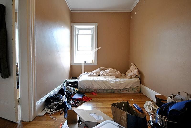 2nd image of 14 Bay State Rd #4B