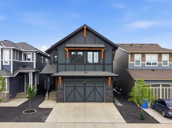 377 S Magnolia Way SE, Calgary, AB T3M 3S6