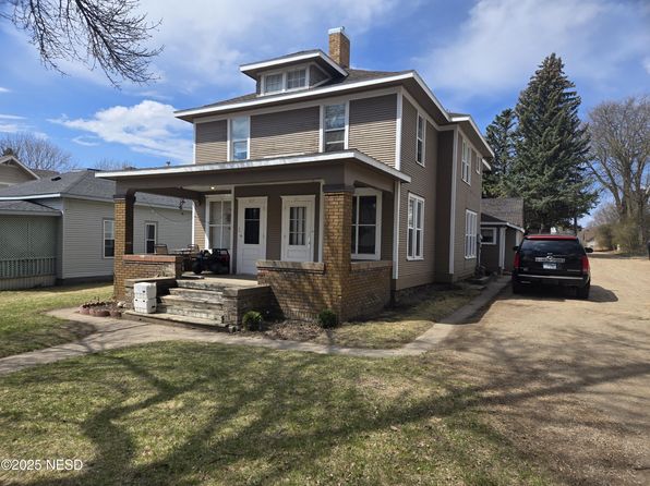 309-311 1st St NW, Watertown, SD 57201