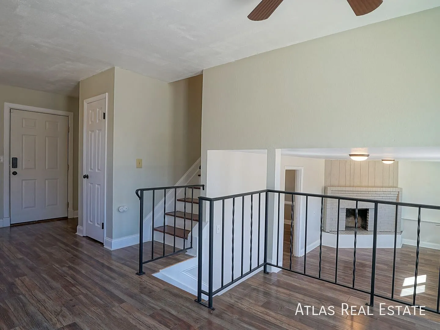 Coming Soon! || Beautiful 4 Bedroom 2 Bath Home In Powers Corridor! — Photo 4