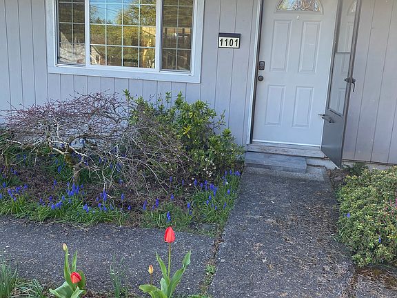 2nd image of 1101 Hughes St #1101