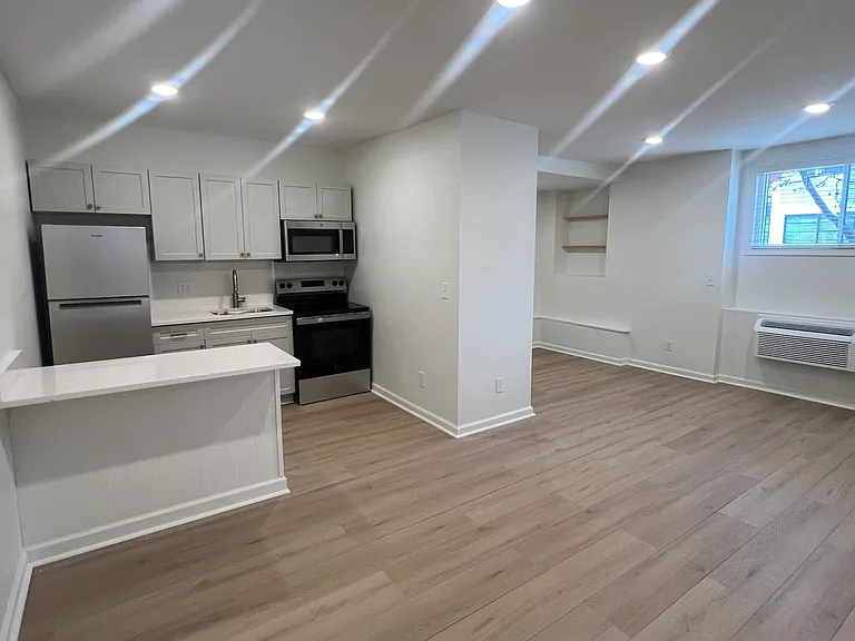 711 Fairfield Ave #101 — Photo 4