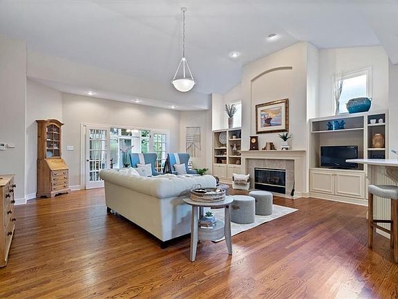 3rd image of 355 Millridge Dr
