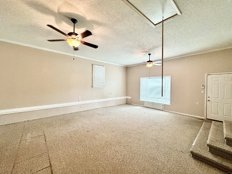 1713 E Main St — Photo 9