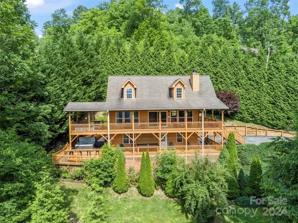 223 S Pinnacle Rd, Burnsville, NC 28714