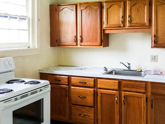 5285LincHwy,Gap_Kitchen_05212014