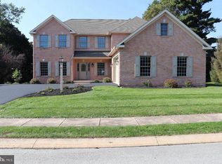 400 Willetta Ct, York, PA 17402