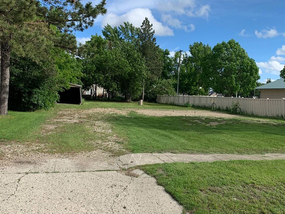 110 1st Ave SE, Rolla, ND 58367 Zillow