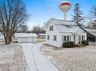 254 Summit St, Pulaski, WI 54162
