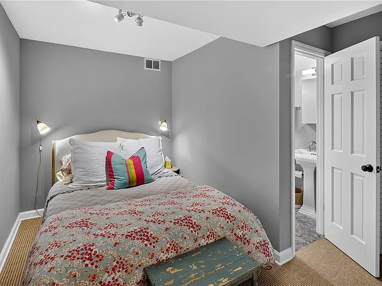 4 Montclair Dr NE — Photo 24