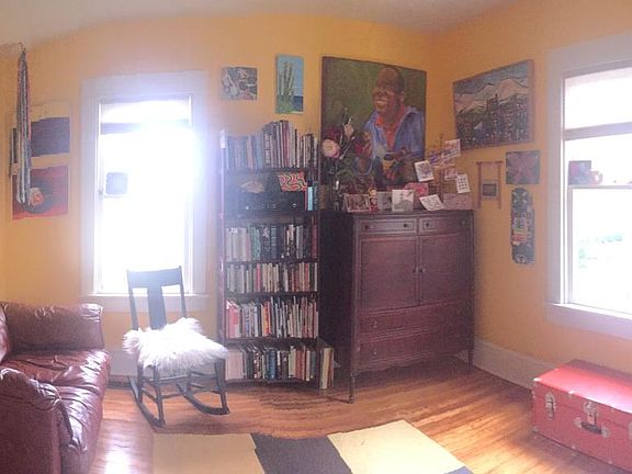 the yellow room...