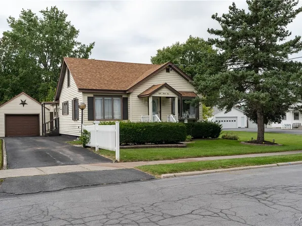 831 Davidson St, Watertown, NY 13601