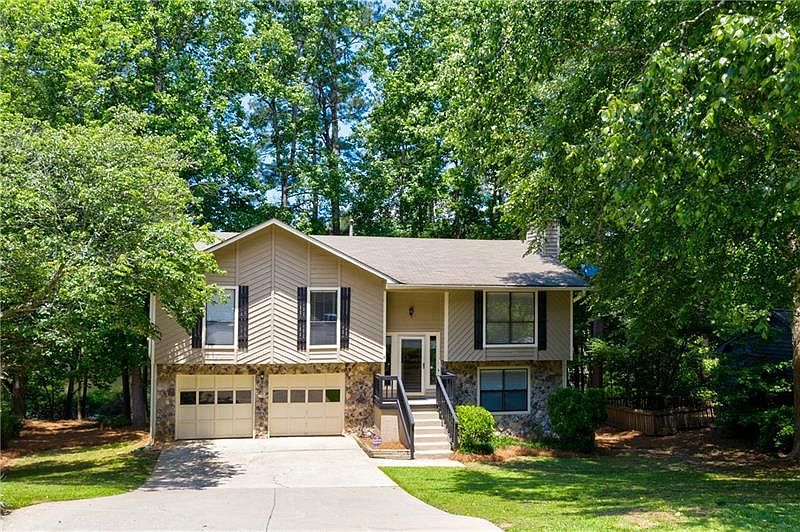 1st image of 230 Lakeland Ct