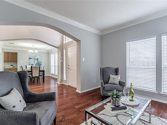 3rd image of 11403 Creekwood Dr