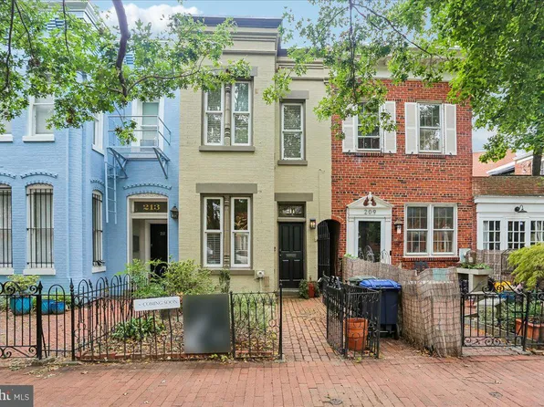 211 5th St SE, Washington, DC 20003