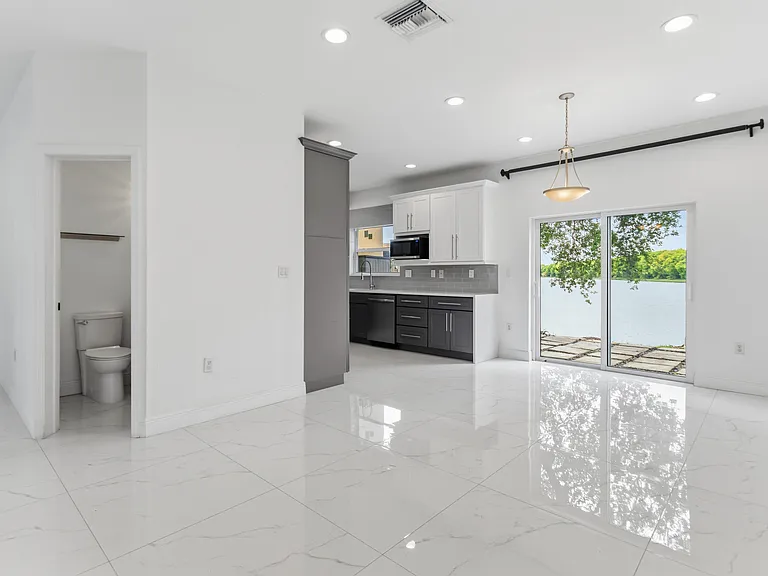5056 SW 141st Ave — Photo 43