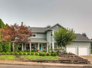 2493 SW Oakwood Dr, Dallas, OR 97338