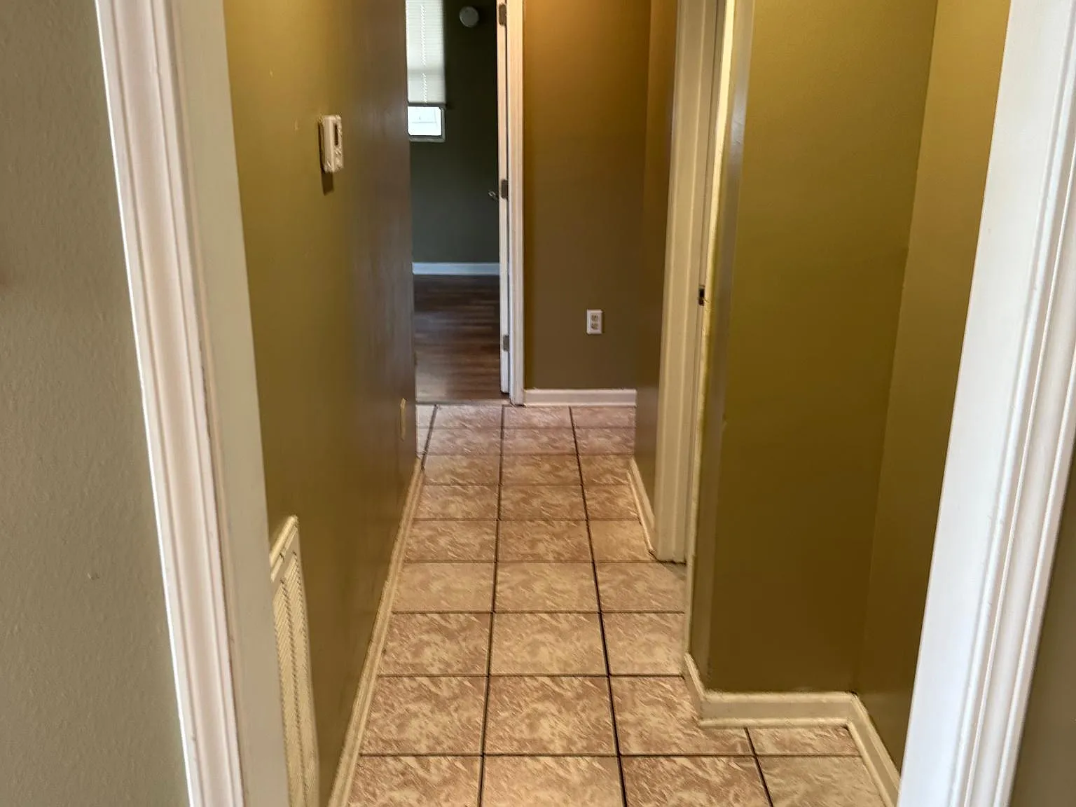 4 bed, 2.5 bath, 1700 sqft, $1,400 — Photo 1