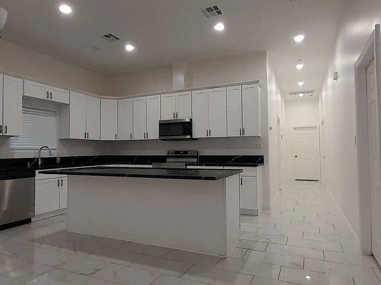 8332 Rea Ave — Photo 3