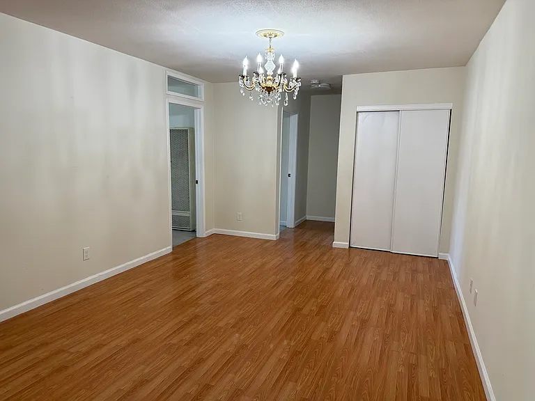 18530 Hatteras St #313 — Photo 5