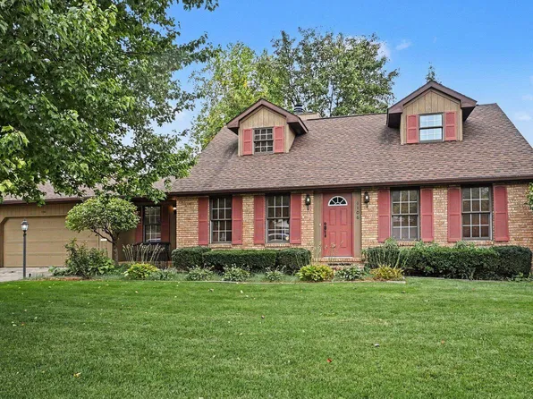 1106 Clermont Dr, South Bend, IN 46617