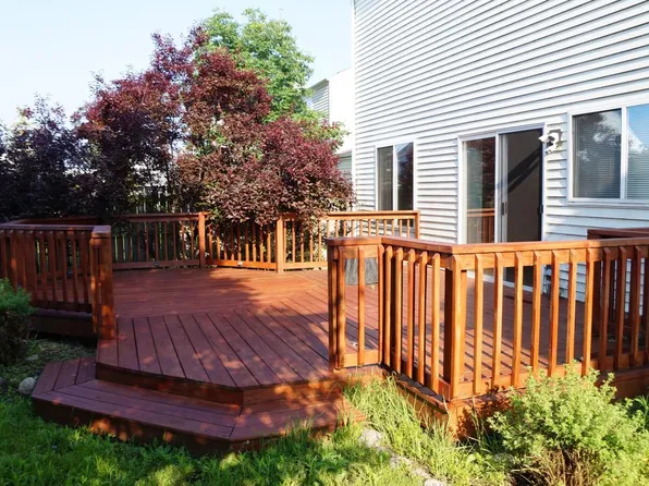 1652 Wind Song Ln, Aurora, IL 60504