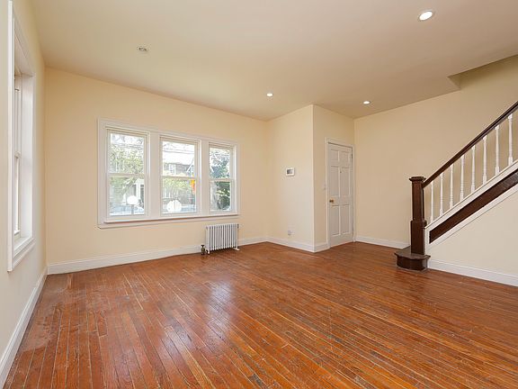 3rd image of 11138 205th St