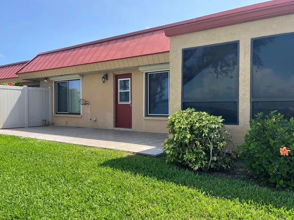 3853 Catalina Dr, Bradenton, FL 34210