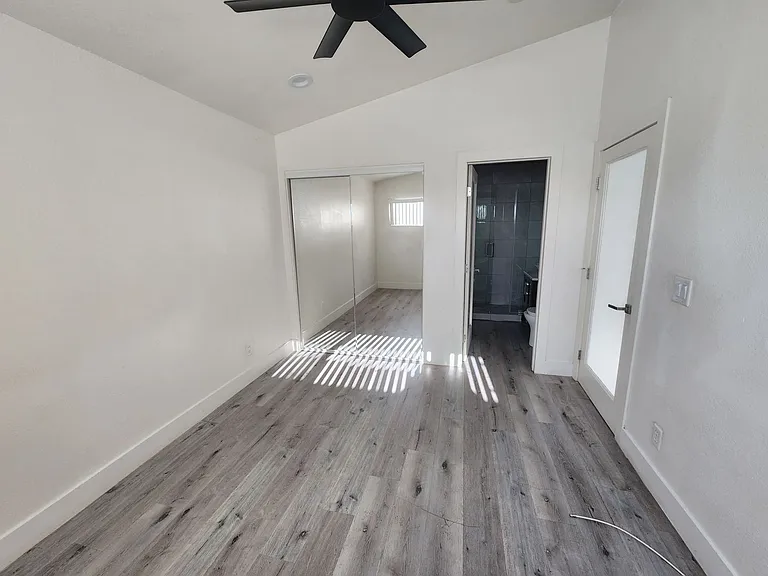 211 S 13th St #6 — Photo 9