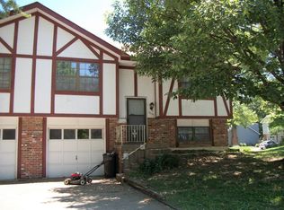 10197 Haskins St, Lenexa, KS 66215