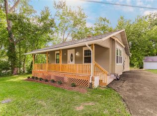 5011 Welborn Ln, Kansas City, KS 66104