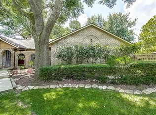 1215 Coe Rd, Pinehurst, TX 77362