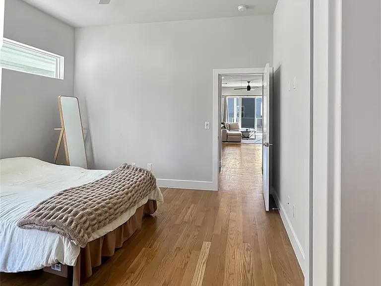 4702 Oats St #B — Photo 10