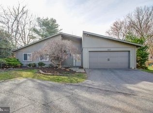 2527 Oakhampton Pl, Herndon, VA 20171