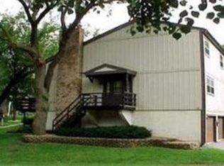 24 Viking Village Dr NW, Rochester, MN 55901