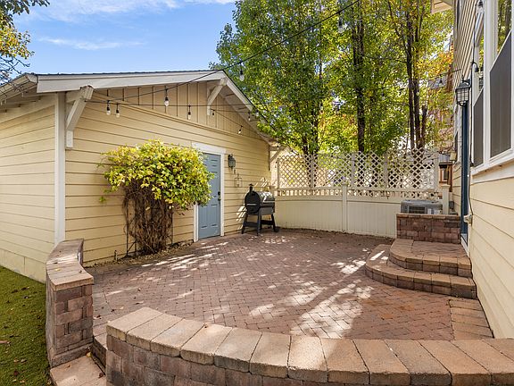 5th image of 2682 Valentia St