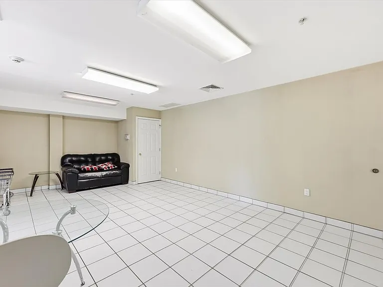 39 Union St #402 — Photo 30