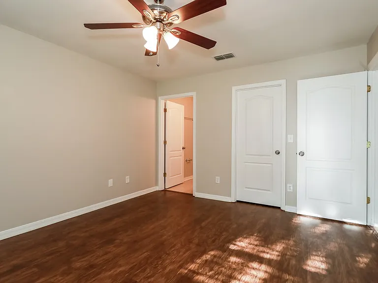 1697 Glen Laurel Dr — Photo 8
