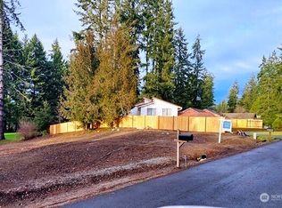 180 E Lakeland Way, Allyn, WA