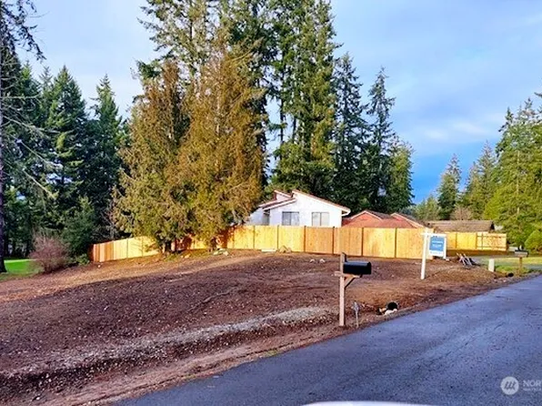 180 E Lakeland Way, Allyn, WA 98524