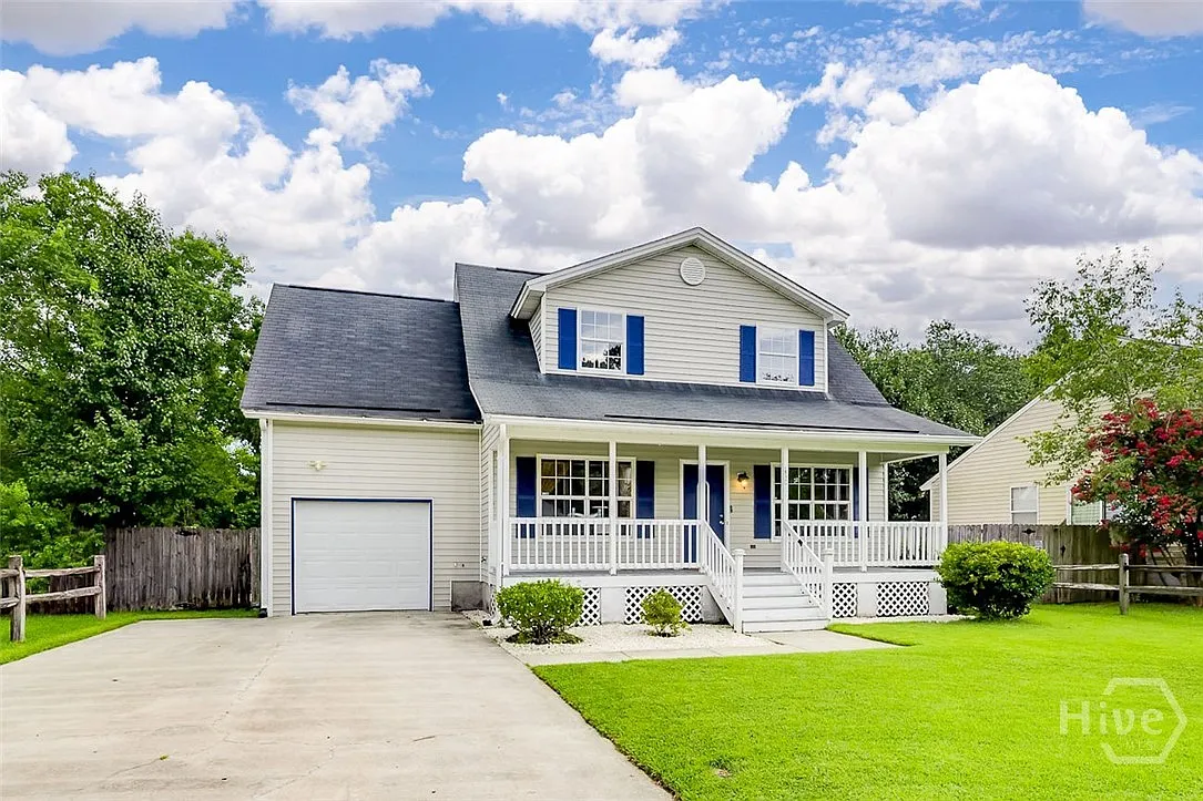 4 bed, 3.0 bath, 1820 sqft, $2,450 — Photo 2