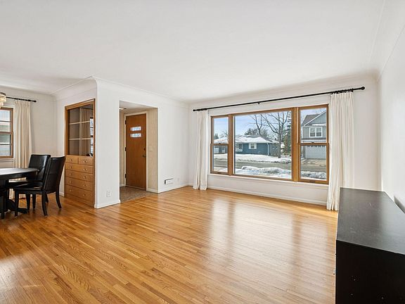 4th image of 6411 Bloomington Ave