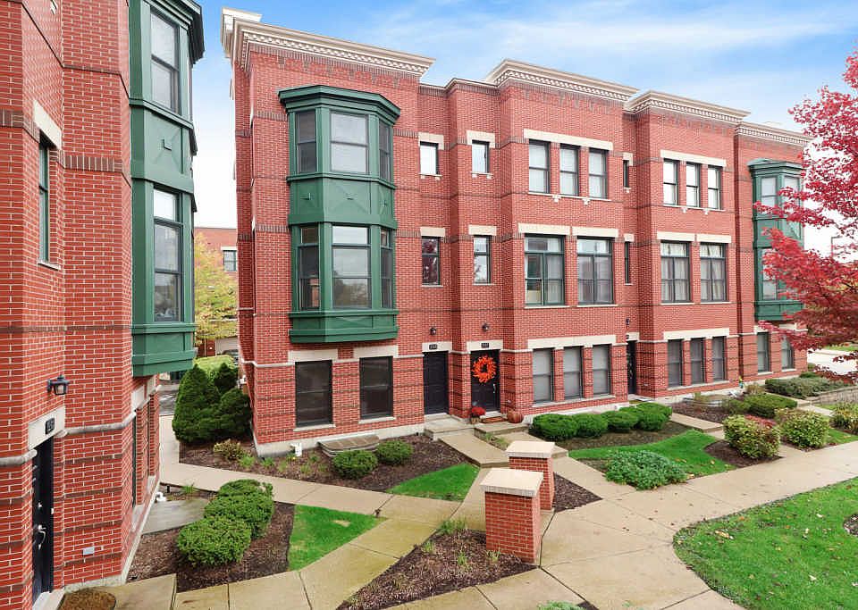 1st image of 255 W Wood St