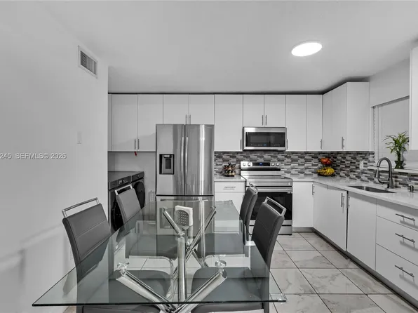 329 W 68th St APT 203, Hialeah, FL 33014
