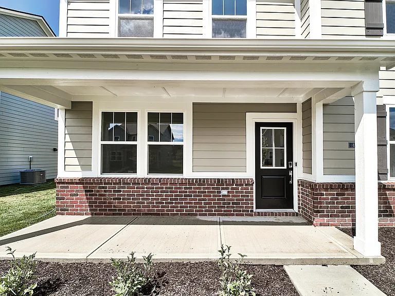 422 Eisenhower St — Photo 2